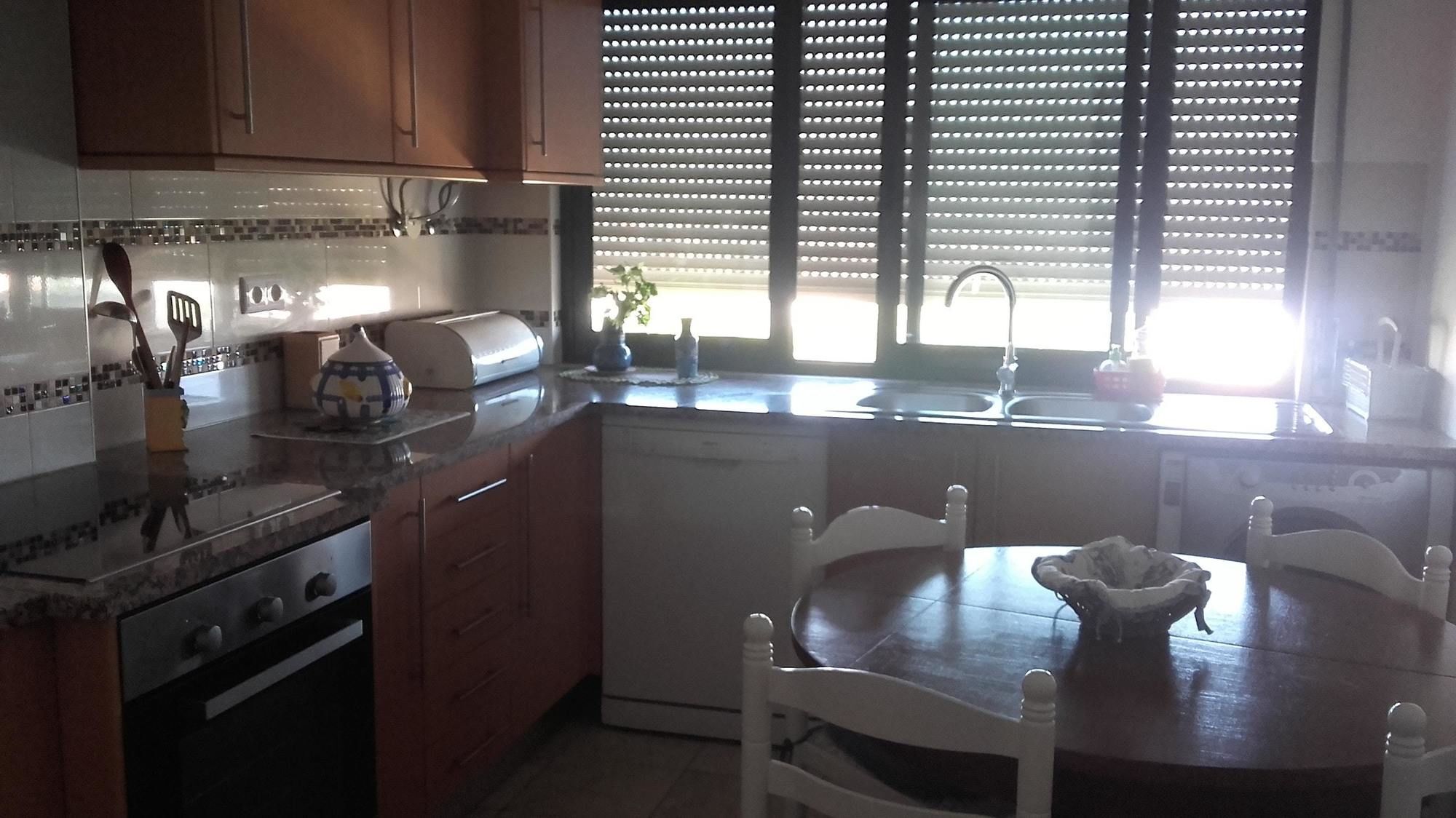 With 2 Bedrooms In Lagos, With Wonderful Sea View, Balcony A Lagos