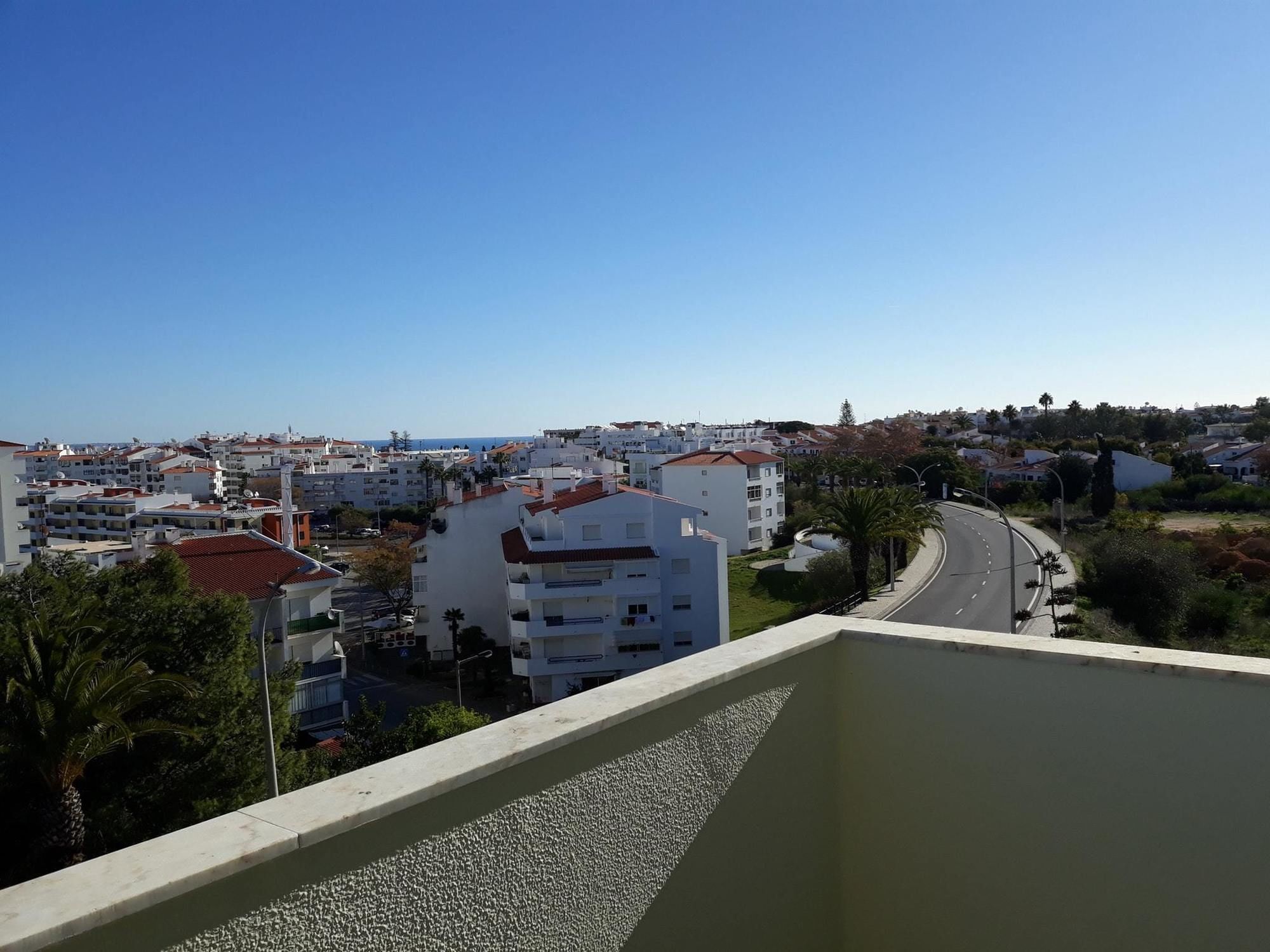 With 2 Bedrooms In Lagos, With Wonderful Sea View, Balcony A Apartment